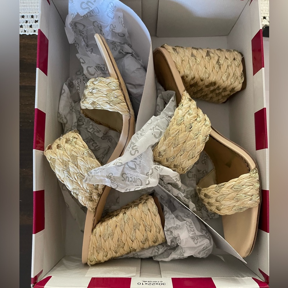 Circus by Sam Edelman raffia heels 9.5